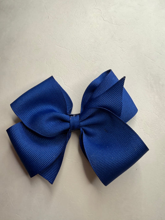 Navy bow with tails